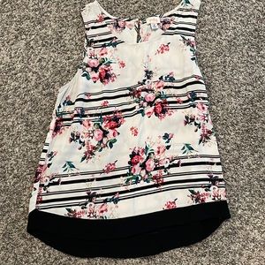 Pixley Floral Tank Top. Size Medium